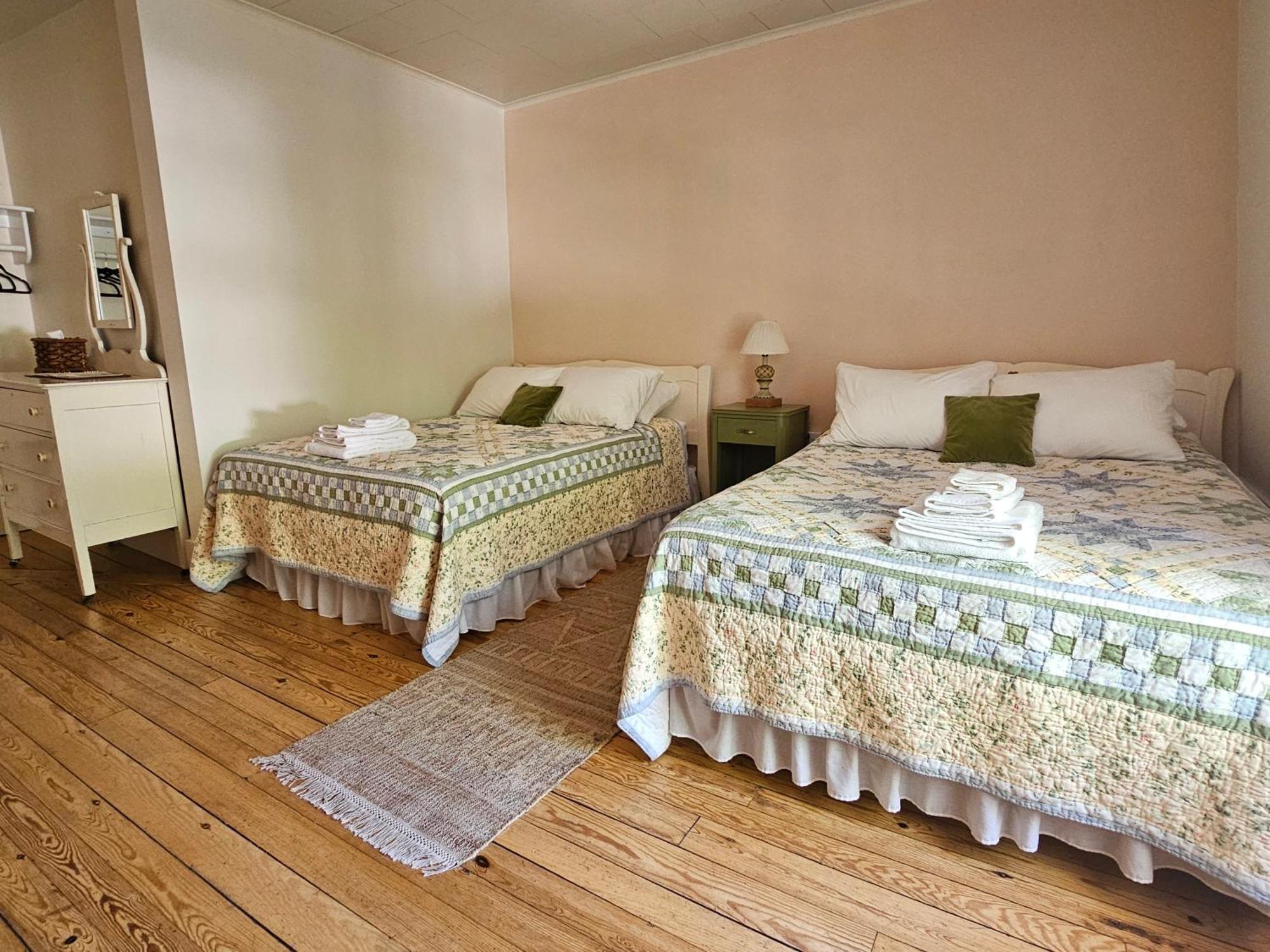 The Cornish Inn Bagian luar foto
