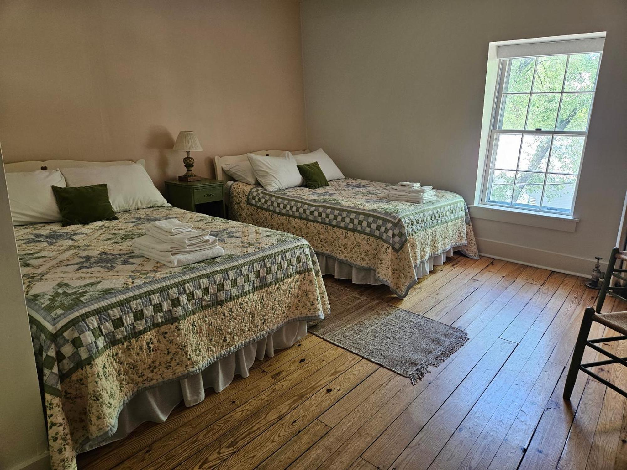 The Cornish Inn Bagian luar foto