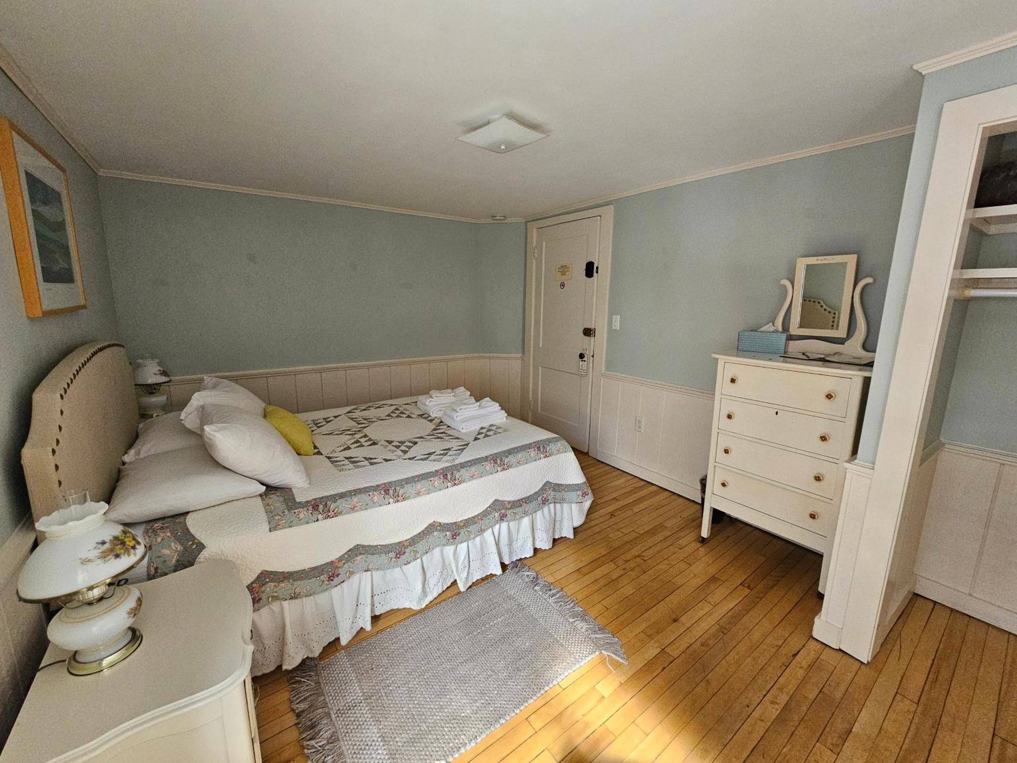 The Cornish Inn Bagian luar foto